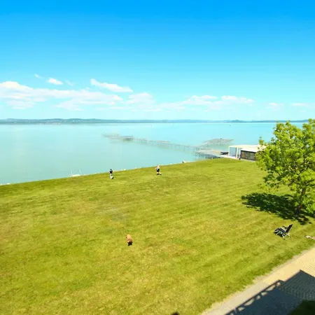 992 - Balatonoszoedoen Koezvetlen Vizparti, Teljes Panoramas Balatonoszod