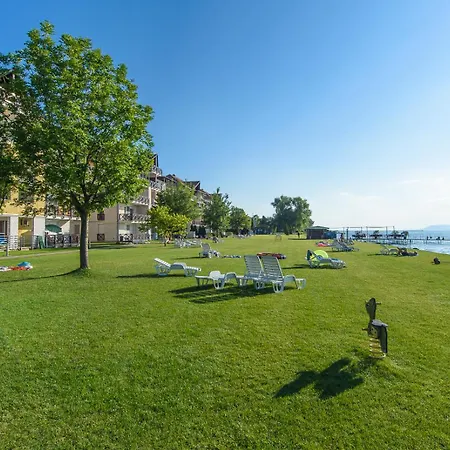992 - Balatonoszoedoen Koezvetlen Vizparti, Teljes Panoramas