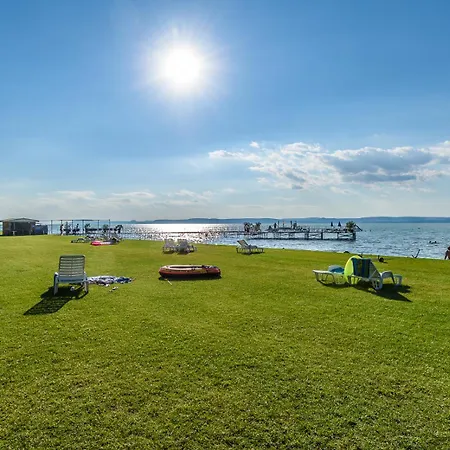 992 - Balatonoszoedoen Koezvetlen Vizparti, Teljes Panoramas Διαμέρισμα Balatonoszod